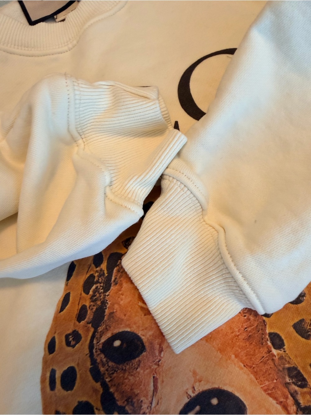 Gucci Cream Crewneck Sweatshirt with Signature Label - Picture 4 of 7